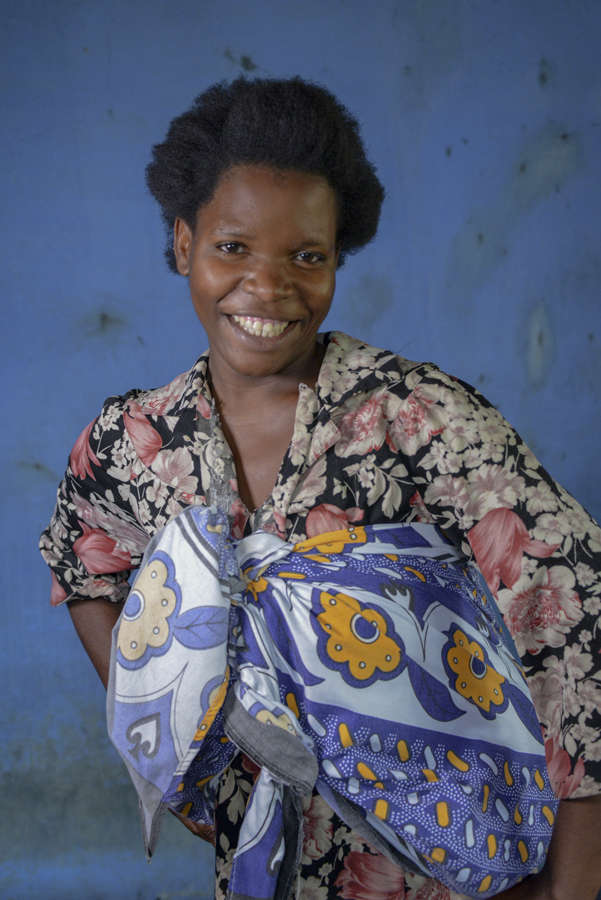 Mama Mzungu portrait by Mi Elfverson